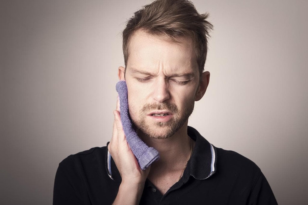 Elimina los problemas de aftas y herpes con el láser odontológico