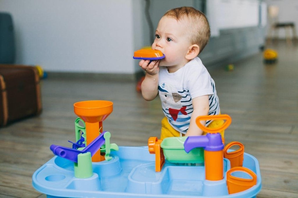 ¿A qué edad tienen que salir los primeros dientes?