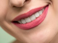 Blanqueamiento dental: qué es y quién puede hacerlo