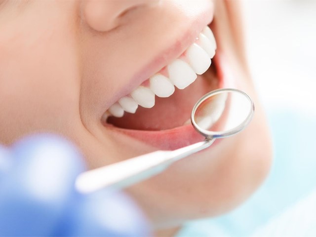 La importancia de la periodoncia para mantener una boca sana