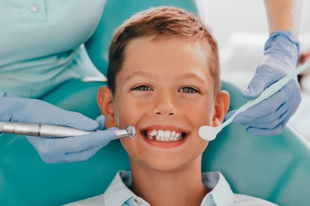 La importancia de las revisiones dentales regulares en niños
