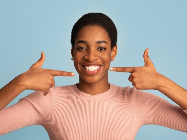 Ortodoncia en adultos: nunca es tarde para alinear tus dientes