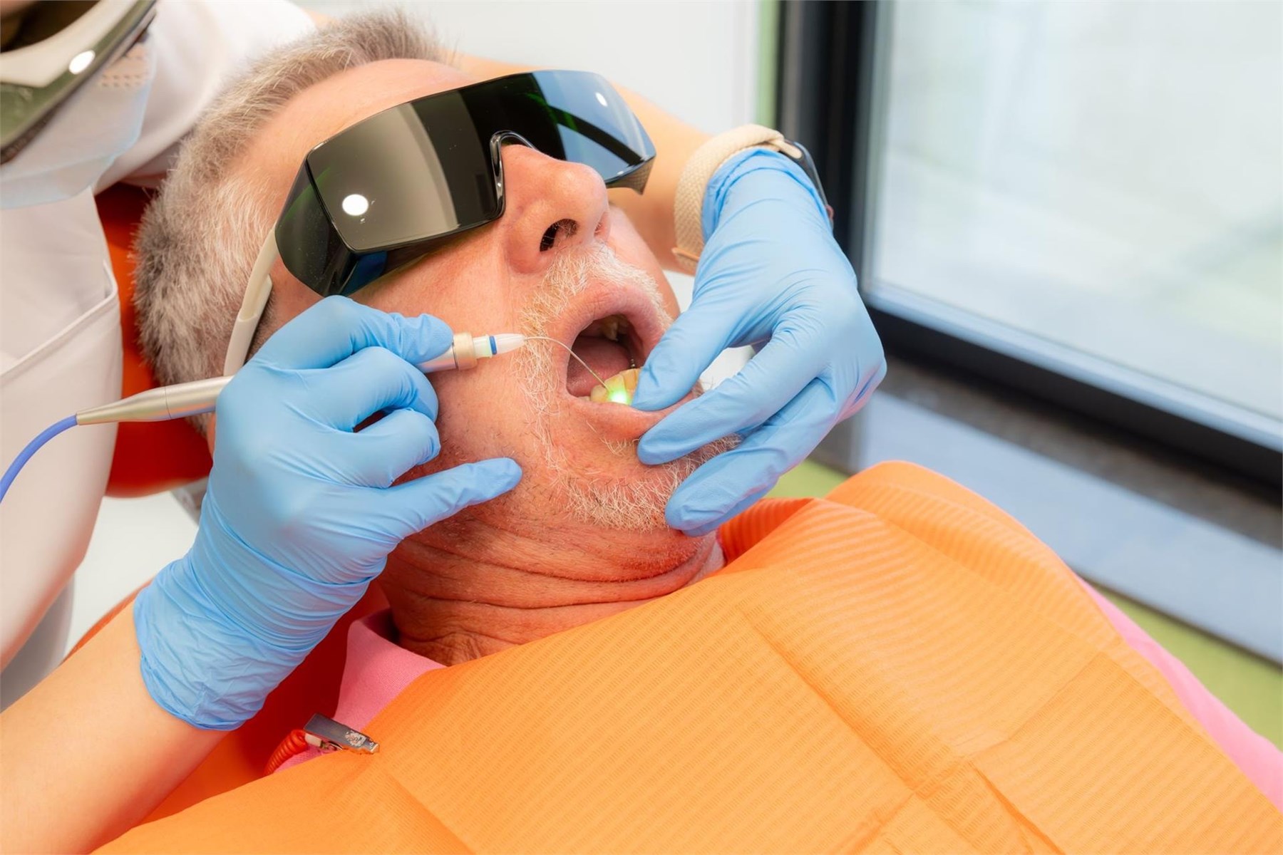 Sonrisa perfecta con nuestro láser dental